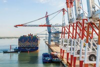 Việt Nam là nền kinh tế mở nên lĩnh vực logistics có vai trò rất quan trọng. 