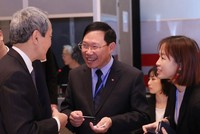 Chủ tịch UBND tỉnh Bắc Giang Lê Ánh Dương (đứng giữa). Ảnh: Dương Giang