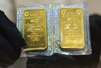 Giá vàng thế giới hiện tăng 30% so với cuối năm 2022, kéo giá vàng trong nước tăng theo