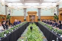 Hai bên thống nhất các phương hướng lớn làm sâu sắc hơn nữa hợp tác trong các lĩnh vực, được bao quát trong ba cặp từ khóa "ổn định và củng cố", "tăng cường và mở rộng", "tăng tốc và bứt phá". (Ảnh: Nhật Bắc)