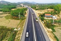 Sau 4 năm đưa vào khai thác, Dự án BOT cao tốc Bắc Giang - Lạng Sơn đang gặp hàng loạt vướng mắc, bất cập.