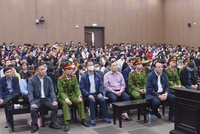 Các bị cáo bị đưa ra xét xử sơ thẩm.