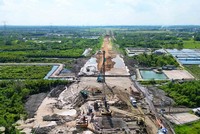 Thi công đoạn tuyến phía Đông, Dự án cao tốc Bến Lức - Long Thành.
