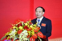 Bí thư Tỉnh ủy, Chủ tịch HĐND tỉnh Quảng Ninh Nguyễn Xuân Ký trình bày tham luận.