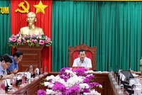 Thường trực Tỉnh ủy Kon Tum nghe Ban cán sự đảng UBND tỉnh báo cáo về tình hình thực hiện Dự án Nhà máy điện gió Kon Plông. Ảnh: V.H