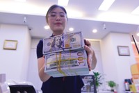 Chênh lệch lãi suất USD và VND là một trong những yếu tố khiến khối ngoại bán ròng 
