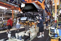 Bên trong nhà máy ô tô của General Motors tại thành phố Lansing, bang Michigan, Mỹ. Ảnh: AFP