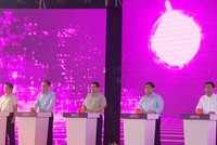 Thủ tướng Chính phủ Phạm Minh Chính cùng lãnh đạo các Bộ, Ban ngành Trung ương, lãnh đạo tỉnh Thừa Thiên Huế nhấn nút khởi công dự án