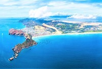 Nghị quyết 26-NQ/TW của Bộ Chính trị về phát triển vùng Bắc Trung Bộ và Duyên hải Trung Bộ đến năm 2030 là vùng phát triển năng động, nhanh và bền vững, mạnh về kinh tế biển. Ảnh Dũng Nhân