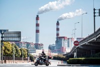 Theo Global Energy Monitor, với “hành động ngay lập tức và quyết tâm”, Trung Quốc vẫn có thể đạt mục tiêu ngừng 30 GW công suất điện than vào năm 2025. Ảnh: AFP