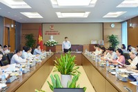 Thường trực Ủy ban họp mở rộng thẩm tra. Ảnh: Quochoi.vn