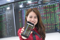 Chọn cổ phiếu, thay vì chọn ngành!