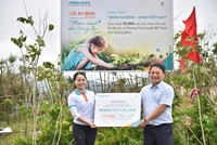 ABBANK thành công gây quỹ và chính thức trao tặng 50.000 cây giống gỗ lớn Lim, Huê cho các hộ dân khó khăn tại xã Thượng Trạch, huyện Bố Trạch, tỉnh Quảng Bình