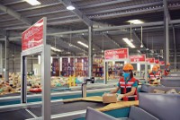 Hoạt động xuất nhập khẩu nhộn nhịp trở lại, mở ra cơ hội cho các doanh nghiệp dịch vụ logistics 