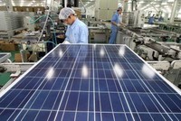 Một góc nhà máy sản xuất pin năng lượng mặt trời tại Việt Nam