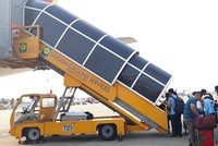 Công ty cổ phần Phục vụ mặt đất Sài Gòn (SAGS) là một trong những đơn vị cung cấp dịch vụ mặt đất tại sân bay Tân Sơn Nhất.