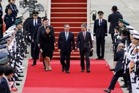 Thủ tướng Trung Quốc Lý Cường đến Seoul vào ngày 26/5/2024 để tham dự cuộc gặp thượng đỉnh Trung - Nhật - Hàn. Ảnh: Reuters