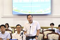 Ông Nguyễn Khắc Hoàng, Cục trưởng Cục thống kê TP.HCM cho rằng cần có những giải pháp để điều chỉnh dòng tiền này vào sản xuất kinh doanh thay đầu tư, tích lũy vàng. Ảnh: TTBC