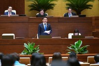 Bộ trưởng Bộ Công thương Nguyễn Hồng Diên trả lời chất vấn.