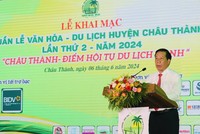 Ông Phạm Văn Sang - Chủ tịch UBND huyện, Trưởng Ban tổ chức Tuần lễ Văn hóa - Du lịch huyện Châu Thành lần 2/2024 phát biểu khai mạc