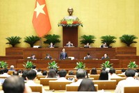 Phó thủ tướng Trần Hồng Hà báo cáo hướng giải quyết những vấn đề nóng được đại biểu Quốc hội, cử tri quan tâm Ảnh: Đ.T