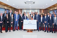 Phái đoàn Australia và đại điện EVNGENCO3 tại trụ sở của Tổng Công ty