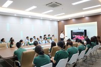 Đại diện Công ty bảo vệ tập huấn cho cán bộ, nhân viên, lực lượng bảo vệ Chi nhánh về công tác phòng chống tội phạm