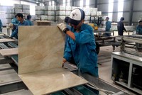 Cả nước có 83 nhà máy sản xuất gạch ốp lát, tổng mức đầu tư các nhà máy này khoảng 4 tỷ USD.