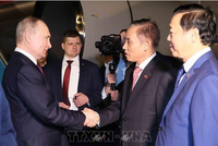 Tổng thống LB Nga Vladimir Putin bắt đầu chuyến thăm cấp Nhà nước tới Việt Nam