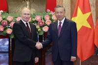 Chủ tịch nước Tô Lâm và Tổng thống Putin chụp ảnh trước Hội đàm. (Ảnh: Đức Thanh)