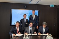 Lễ ký biên bản thành lập liên doanh khai thác 2 bến container quốc tế số 3, 4 Cảng cửa ngõ quốc tế Hải Phòng tại Lạch Huyện.