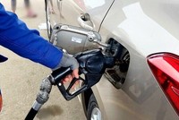 Giá xăng giảm nhẹ từ 15 giờ hôm nay (11/7).