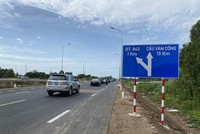 Dự án tuyến nối Quốc lộ 91 và tuyến tránh TP. Long Xuyên (An Giang) vừa được khánh thành, đưa vào hoạt động vào ngày 16/6/2024, với vốn đầu tư trên 2.100 tỷ đồng