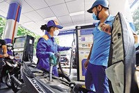 Theo chuyên gia, điều kiện kinh doanh xăng dầu phải thật rõ ràng, tránh gây khó khăn cho doanh nghiệp