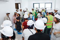 Khách hàng mua nhà được hưởng lợi trong cuộc cạnh tranh về giá của các chủ đầu tư dự án. (Ảnh: G.H)