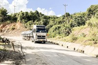 Một đoạn Quốc lộ 15D qua Quảng Trị.