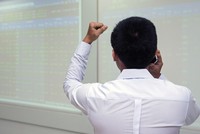 Nửa đầu năm 2024, không ít nhà băng lãi lớn nhờ hoạt động ngoài lãi