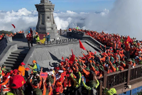 Những lễ thượng cờ đặc biệt trên nóc nhà Đông Dương dịp 2/9