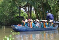 Du khách tham quan trải nghiệm tại Cantho Eco Resort.