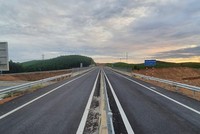 Điểm giao giữa Quốc lộ 15D và tuyến cao tốc Cam Lộ - La Sơn.