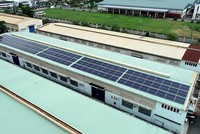 Điện mặt trời mái nhà được lắp đặt ở một khu nhà xưởng ở Đồng Nai.