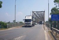 Cầu Phong Châu trước khi xảy ra sự cố sập 2 nhịp do mưa lũ.