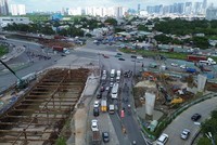 Thi công nút giao An Phú - Ảnh: Lê Quân 