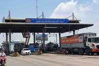 Một trạm thu phí hoàn vốn cho Dự án đầu tư xây dựng mở rộng Quốc lộ 51. 