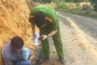 Cơ quan công an khám nghiệm hiện trường, thu thập chứng cứ phục vụ công tác điều tra. Ảnh: C.A 