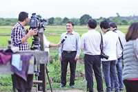 Phóng viên không chỉ phản ánh thông tin tiêu cực, mà cần hướng đến cân bằng giữa thông tin tiêu cực và tích cực