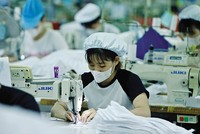 Xuất khẩu hàng dệt may trong 9 tháng qua đạt gần 30 tỷ USD. Ảnh: Đức Thanh 