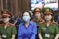 Bị cáo Trương Mỹ Lan, cựu Chủ tịch HĐQT Tập đoàn Vạn Thịnh Phát tại phiên toà ngày 17/10.