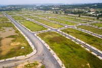 TP.HCM dự kiến không cho lập dự án đất nền, thay vào đó doanh nghiệp phải xây dựng hoàn chỉnh nhà ở mới được chuyển nhượng. Ảnh: Lê Toàn