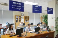 Cơ quan nhà nước tiếp nhận, giải quyết yêu cầu của tổ chức, cá nhân trên môi trường điện tử. 